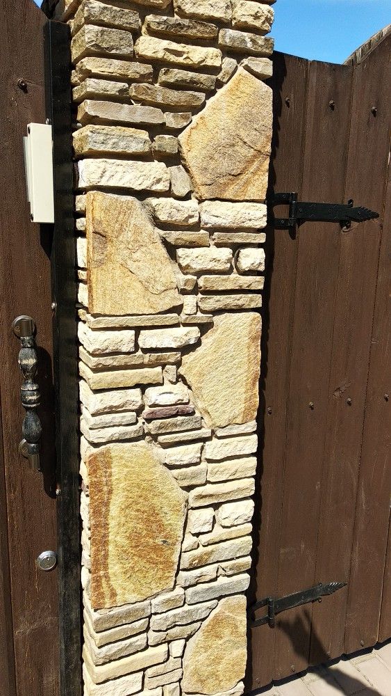 Why Stone Fences Are the Best Choice for Country Homes and Cottages